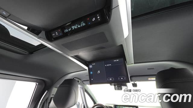 Toyota Alphard 2.5 HEV Executive AWD - миниатюра 19