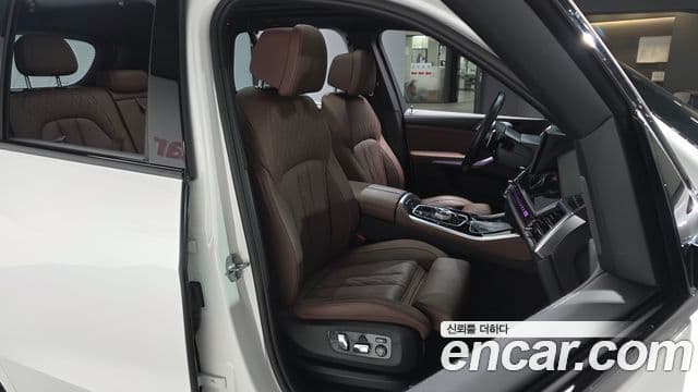 BMW X5 xDrive 40i M Sport - миниатюра 10