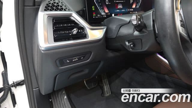 BMW X5 xDrive 40i M Sport - миниатюра 13