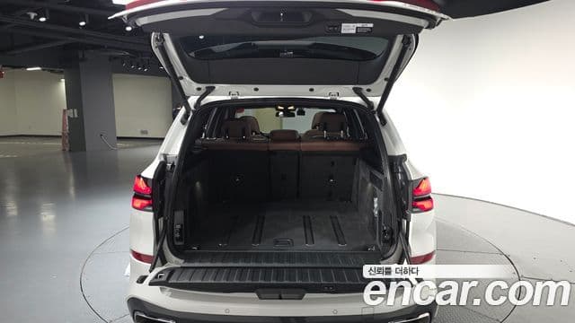 BMW X5 xDrive 40i M Sport - миниатюра 20