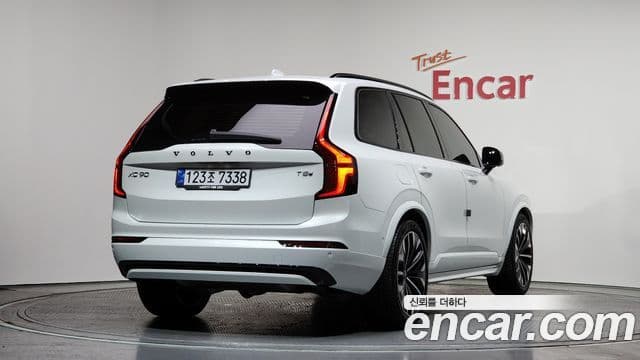 Volvo XC90 T8 Ultra Dark Hybrid - photo 2