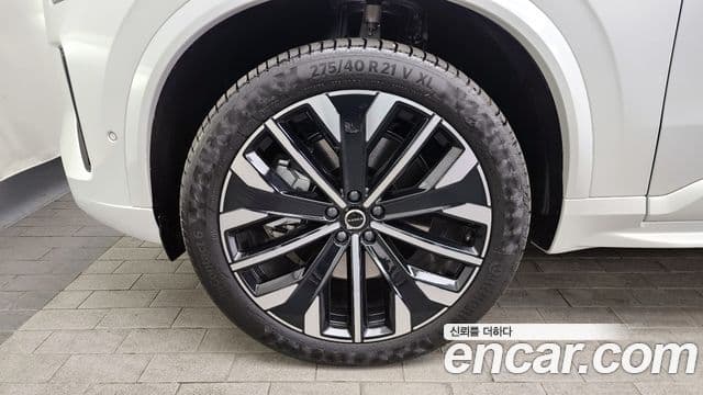 Volvo XC90 T8 Ultra Dark Hybrid - photo 5