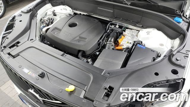 Volvo XC90 T8 Ultra Dark Hybrid - миниатюра 6