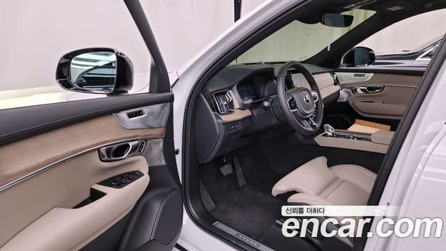 Volvo XC90 T8 Ultra Dark Hybrid - миниатюра 10