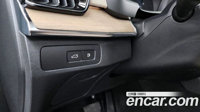 Volvo XC90 T8 Ultra Dark Hybrid - миниатюра 16