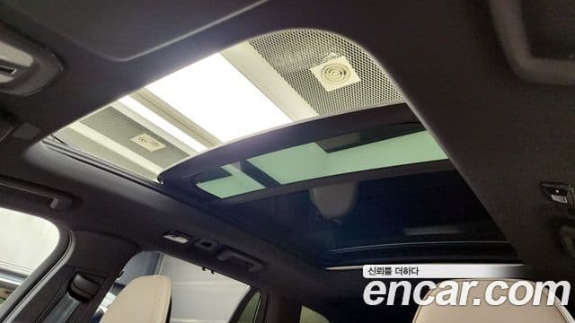 Volvo XC90 T8 Ultra Dark Hybrid - миниатюра 18