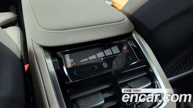 Volvo XC90 T8 Ultra Dark Hybrid - миниатюра 19